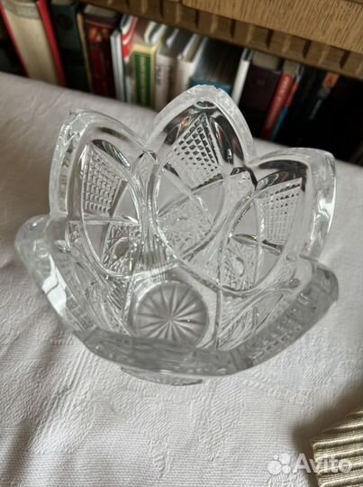 Хрустальная ваза тюльпан