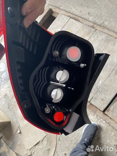 Задний левый фонарь ford focus 2