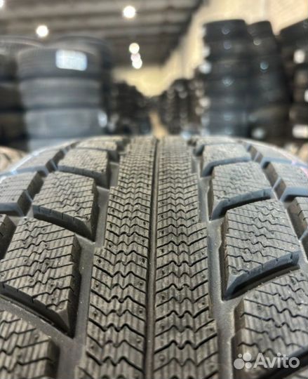 Triangle TR777 215/65 R16 102H