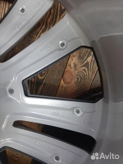 Оригинальный комплект r22 Audi Q8/RSQ8