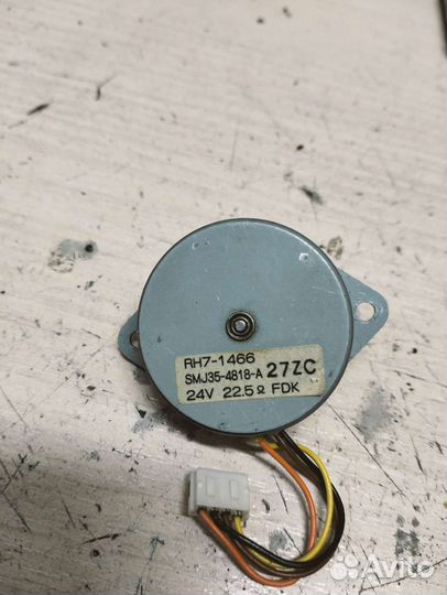 Шаговый двигатель