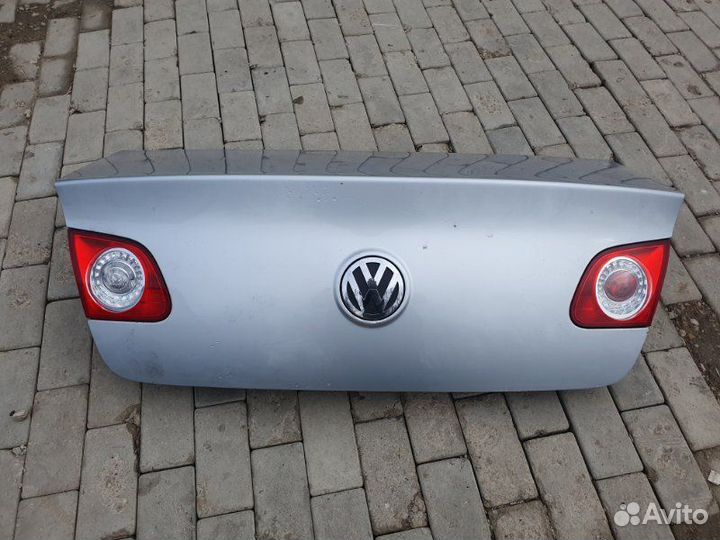 Крышка багажника Volkswagen Passat B6 седан 1.8