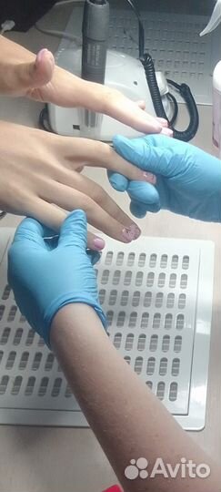 Модель на маникюр