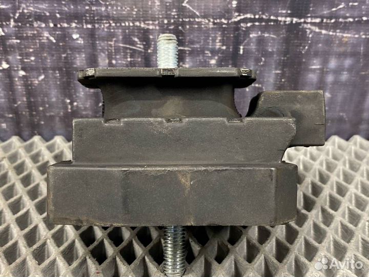 Подушка кпп Bmw E60