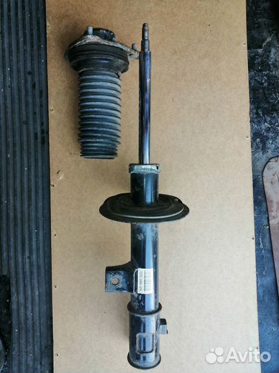 Стойка амортизатор kia sportage Hyundai ix 35