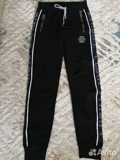 Спортивный костюм женский