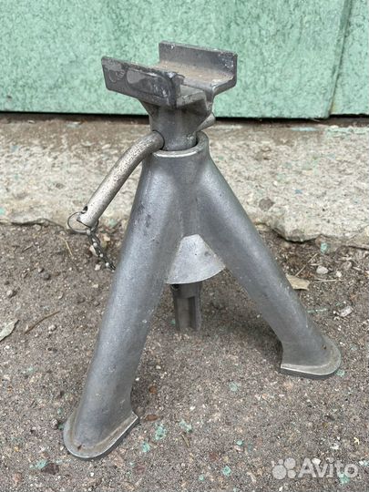 Подставка под автомобиль