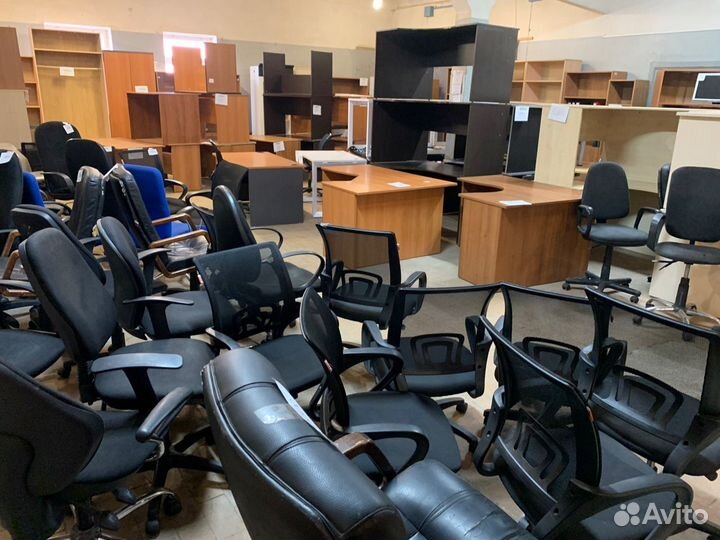 Компьютерный / офисный стол. Продажа/Выкуп. REF40