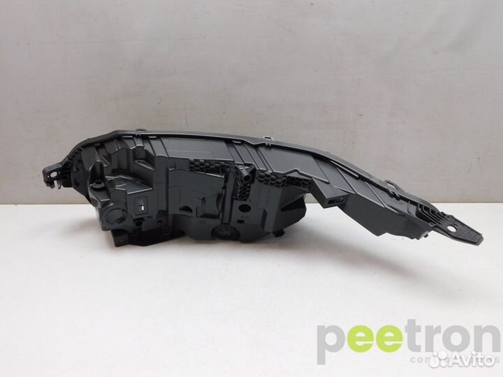 Б/У Б/У Корпус фары правой новая LED. J8A213W029EF
