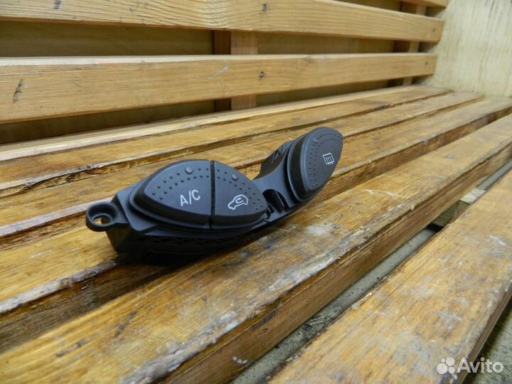 Блок кнопок Ford Focus рест. 2002 YS4T19A945BA