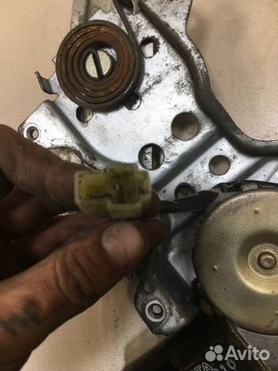 Стеклоподъемник электрический передний правый