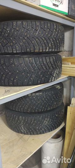 Michelin X-Ice North 4 205/65 R16