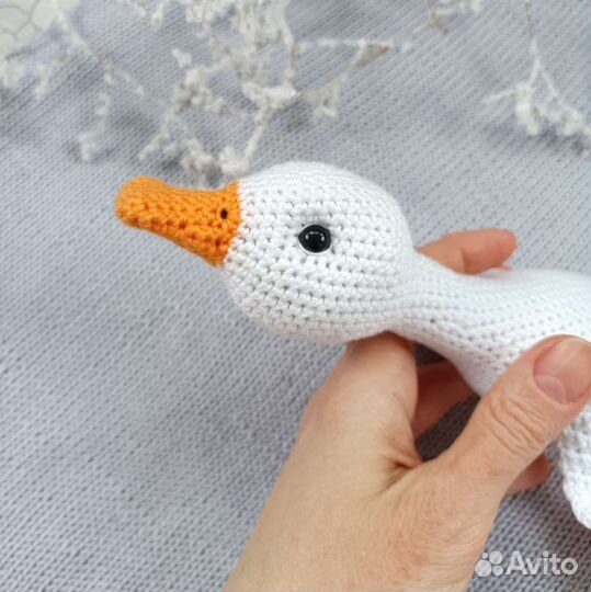 Вязаная игрушка гусь