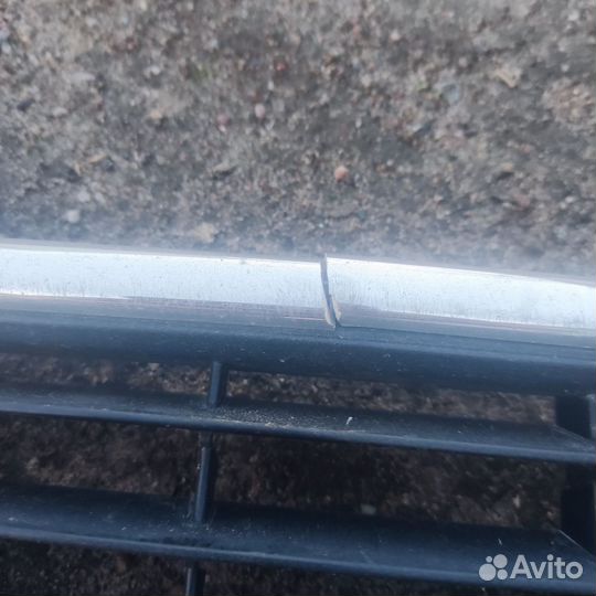 Решетка радиатора Audi 80 B4