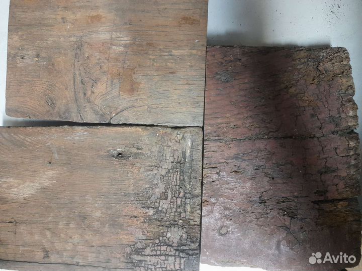 Обрезки старой дубовой доски.Толщина 40+шир20+