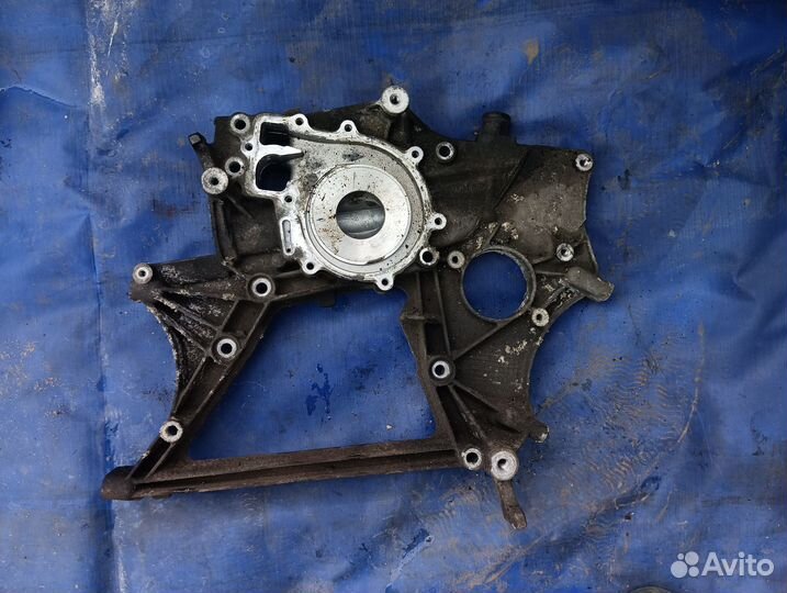 Передняя крышка двигателя Mercedes-Benz Sprinter