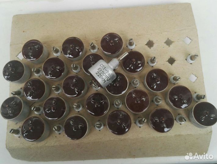 Резистор переменный сп3—9а,220ком. 0,5ват