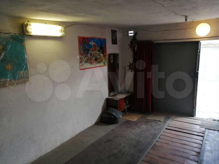 Гараж, > 30 м²