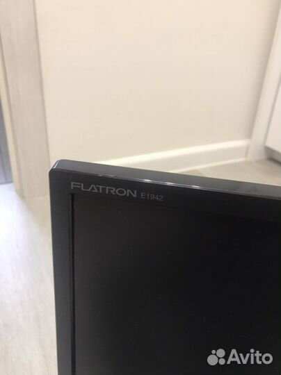 Монитор LG flatron e 1942