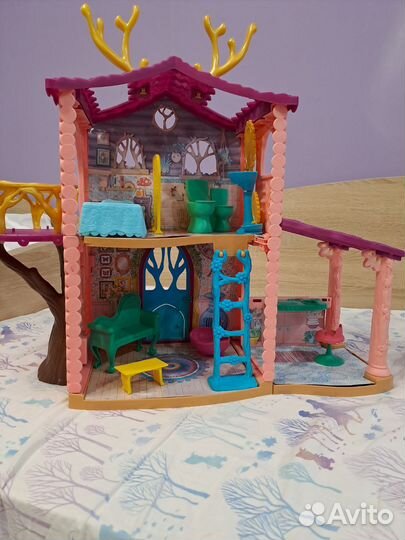 Кукольный домик с мебелью