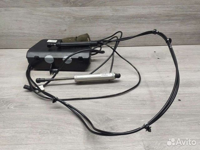 Насос крышки багажника Mercedes M W164