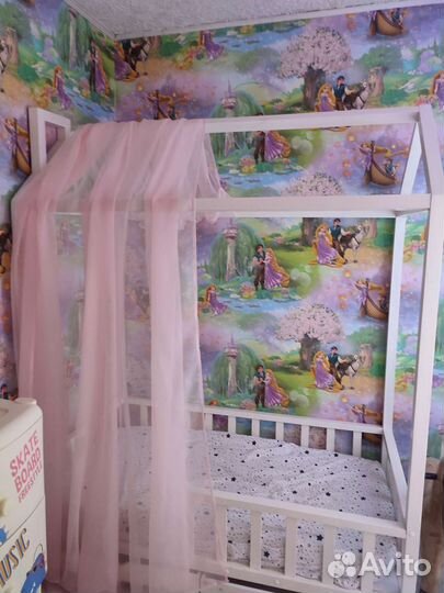 Детская кроватка домик бу с ящиками
