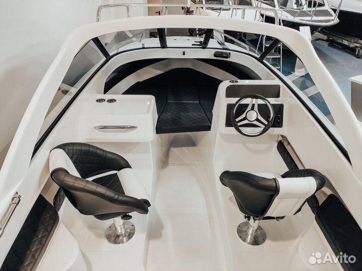 Прогулочный катер Phoenix 600 HardTop