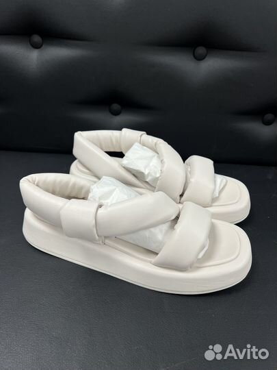 Босоножки женские 