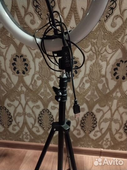 Кольцевая лампа со штативом