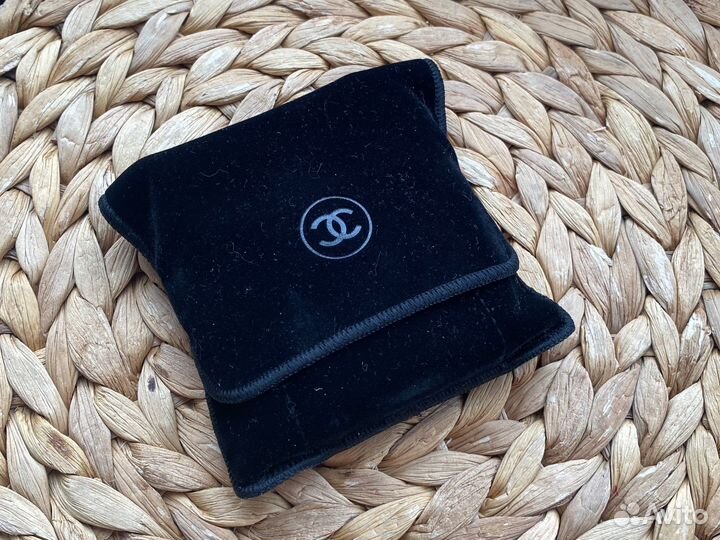 Пудра хайлайтер Chanel Camelia De Plumes