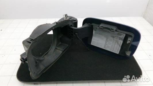 Лючок бака audi A6 C6 (86B15IC01)