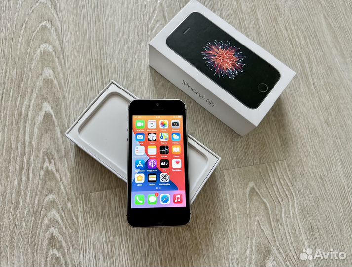 iPhone SE 32gb Space Gray