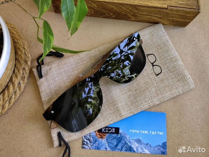 Солнцезащитные очки 