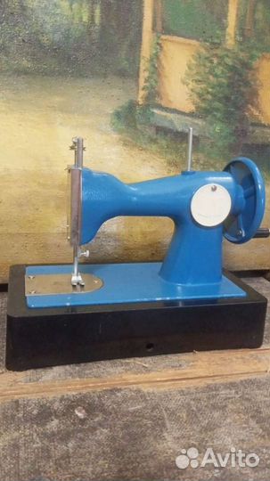 Детская швейная машинка СССР