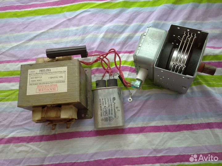 Магнетрон,трансформатор и конденсатор в сборе