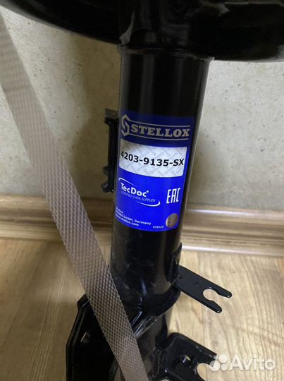 Амортизатор передний правый Suzuki SX 4 l