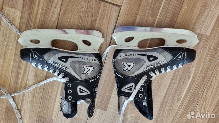 Коньки хоккейные