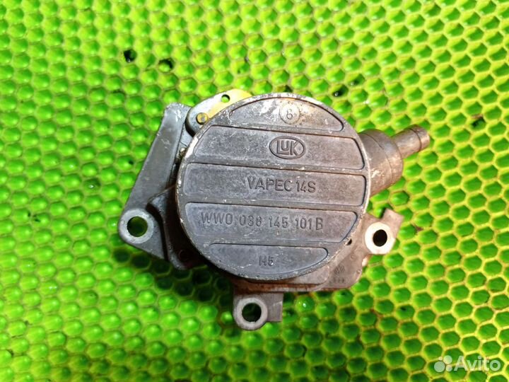 Насос вакуумный Skoda Octavia