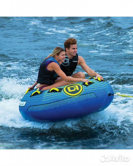 Прогулки на катере. Вейкборд и ватрушка за катером