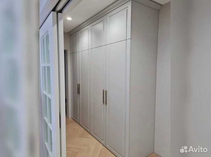 Распашной шкаф