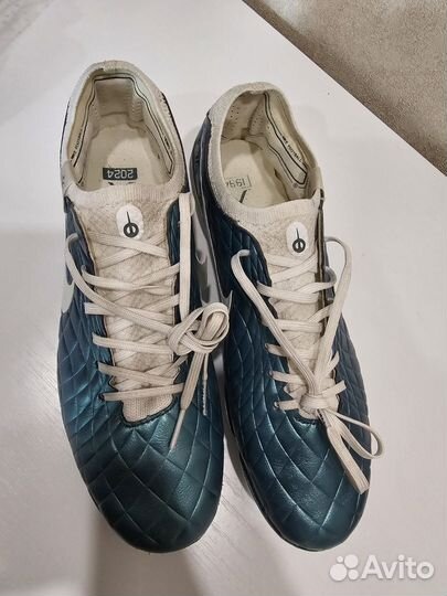 Футбольные бутсы