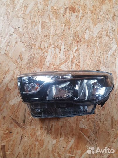 Фара веста б/у