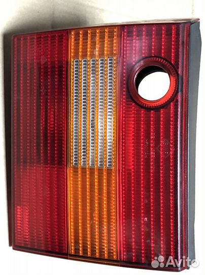 Фонарь крышки багажника правый Фольксваген Б4