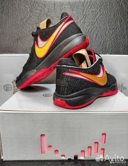 Кроссовки Nike LeBron playground 20