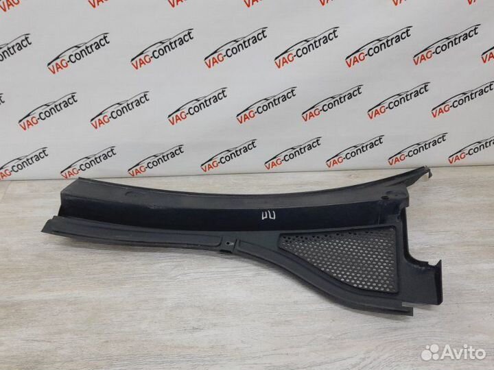 Решетка под лобовое стекло передняя правая