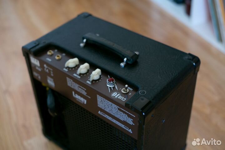 Ламповый гитарный комбик Laney CUB 10