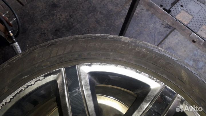Колесо Escalade IV Bridgestone Dueler 285/45R22