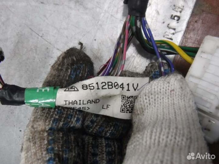 Проводка двери передняя правая Mitsubishi Pajero