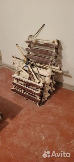 Продам чугунный радиатор