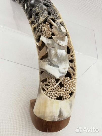 Рог с резьбой